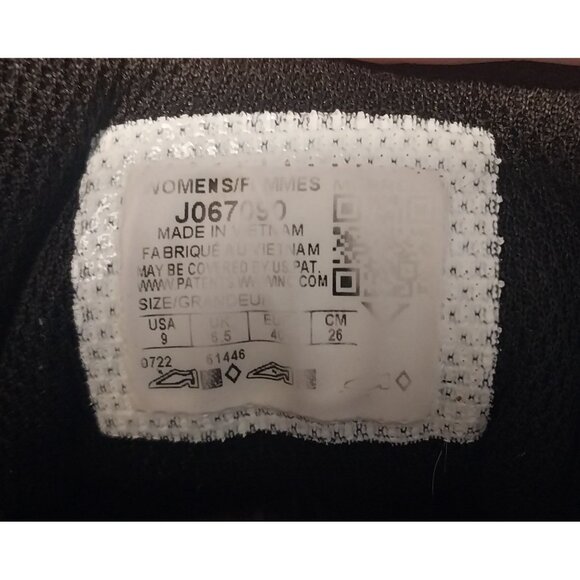 Merrell Womens Size 9 Black/White Athletic Trail Running Shoes With Treaded Sole - Picture 4 of 6